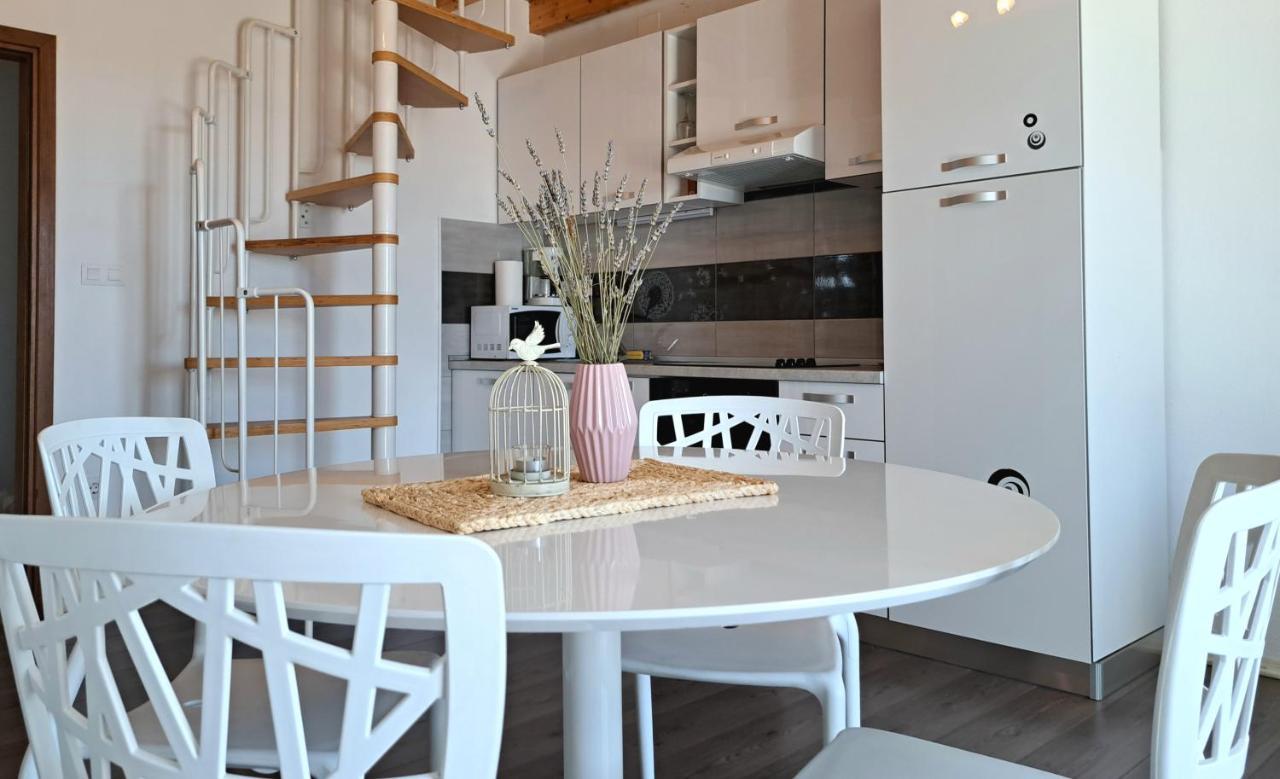 Apartment Oaza Mira Tribalj 外观 照片