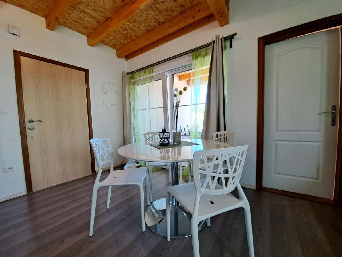 Apartment Oaza Mira Tribalj 外观 照片