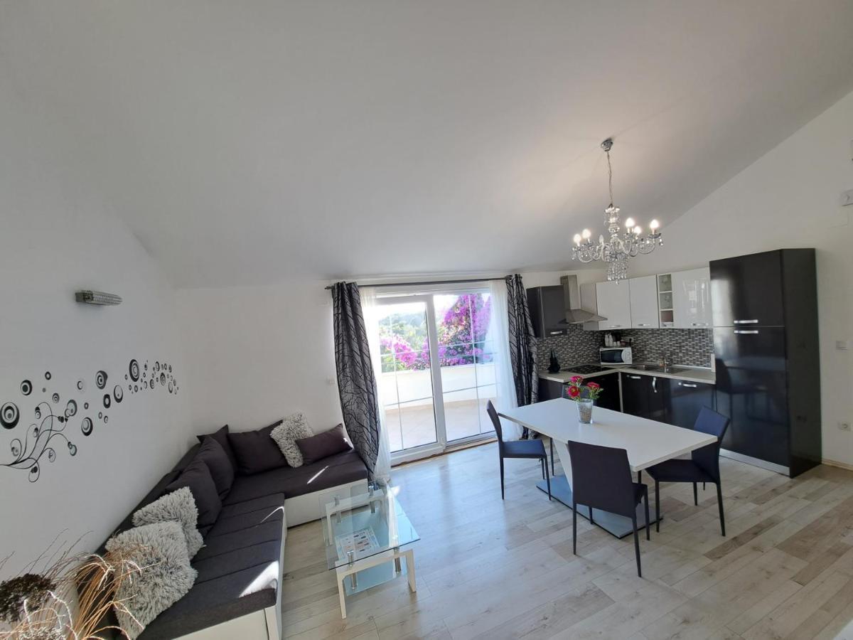 Apartment Oaza Mira Tribalj 外观 照片