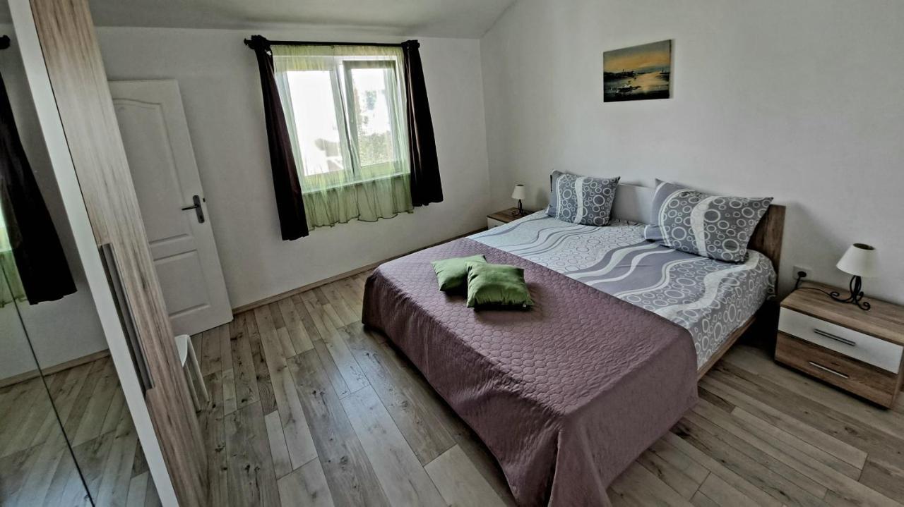 Apartment Oaza Mira Tribalj 外观 照片