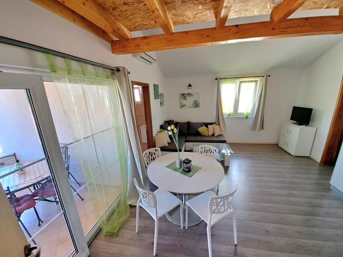 Apartment Oaza Mira Tribalj 外观 照片