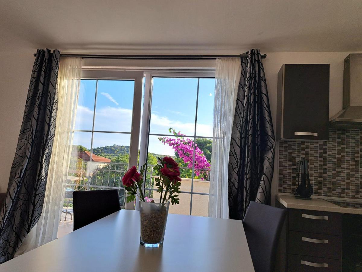 Apartment Oaza Mira Tribalj 外观 照片
