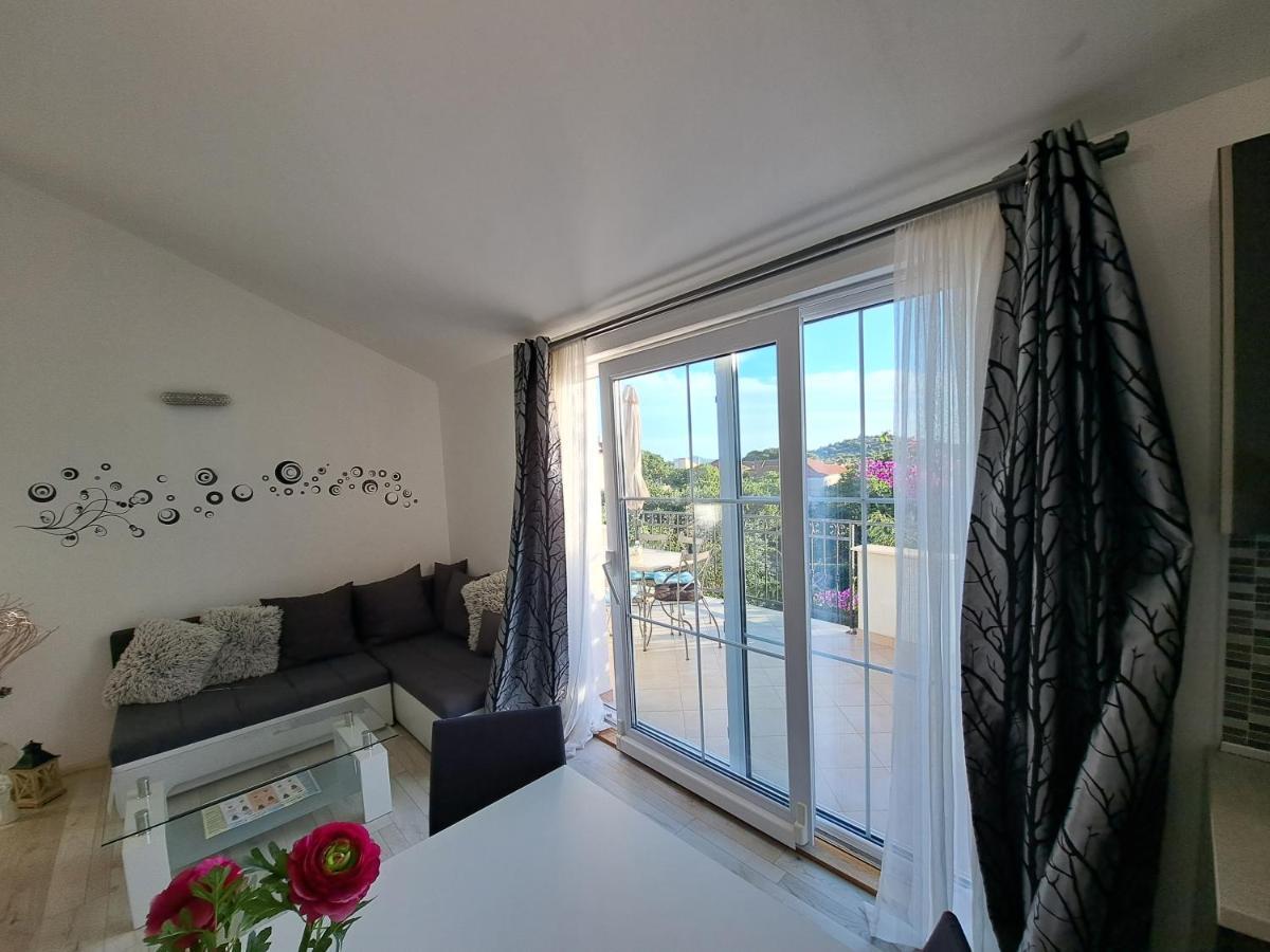Apartment Oaza Mira Tribalj 外观 照片