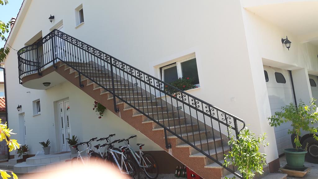 Apartment Oaza Mira Tribalj 外观 照片